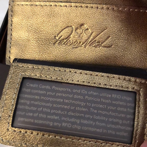Patricia Nash Cassis Distressed Vintage Leather Card Case Antique Gold NWT & Box - Picture 9 of 16